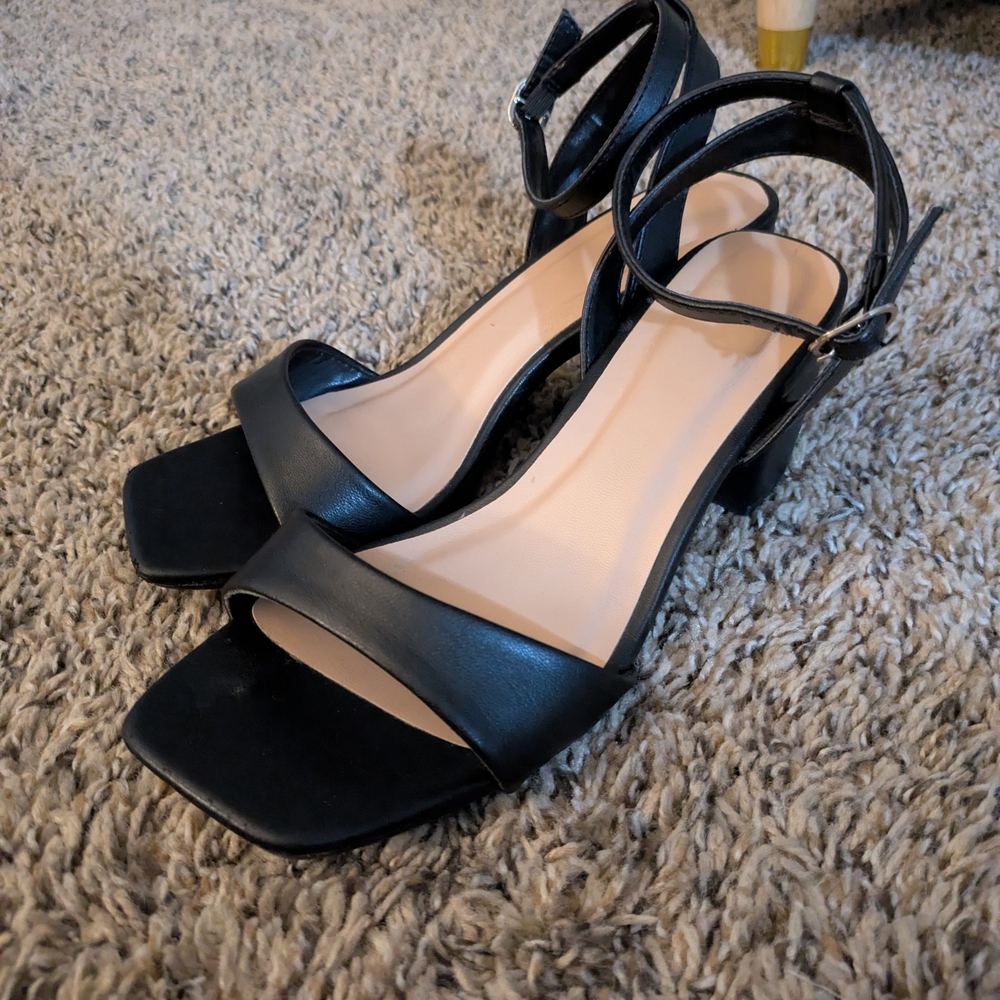 Elegant Black Heeled Sandals